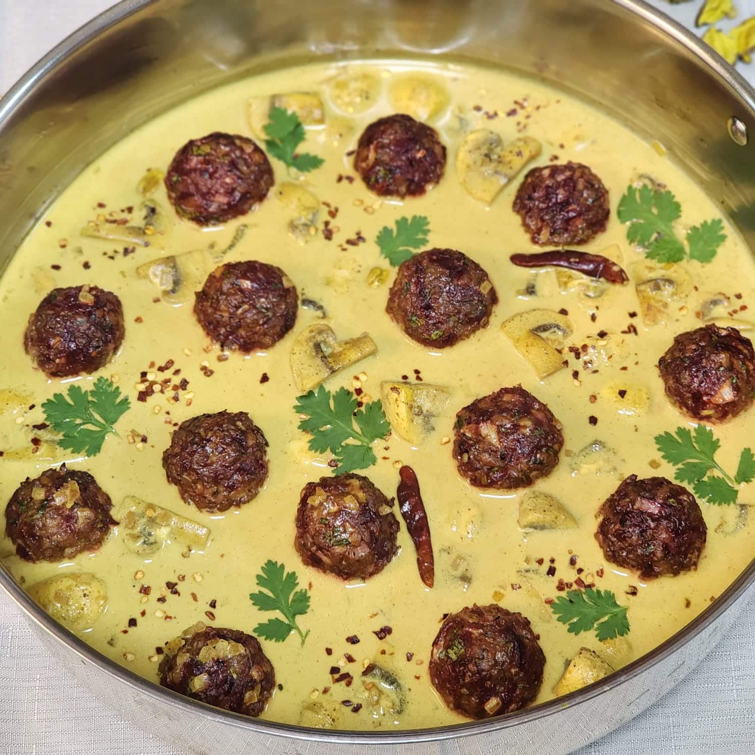 קארי פאנג'אבי אלוהי של THEVEGANATI